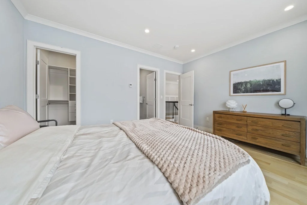 6 bed, 4+ bath apartment for rent at 28 Boulder Rd, Newton Center — photo 21 of 42