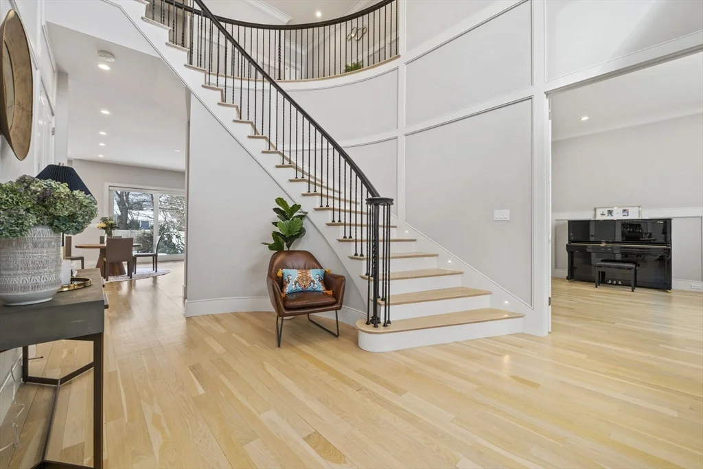 6 bed, 4+ bath apartment for rent at 28 Boulder Rd, Newton Center — photo 2 of 42