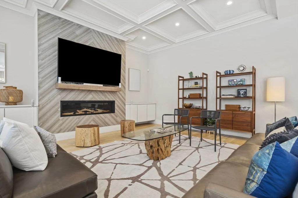6 bed, 4+ bath apartment for rent at 28 Boulder Rd, Newton Center — photo 8 of 42