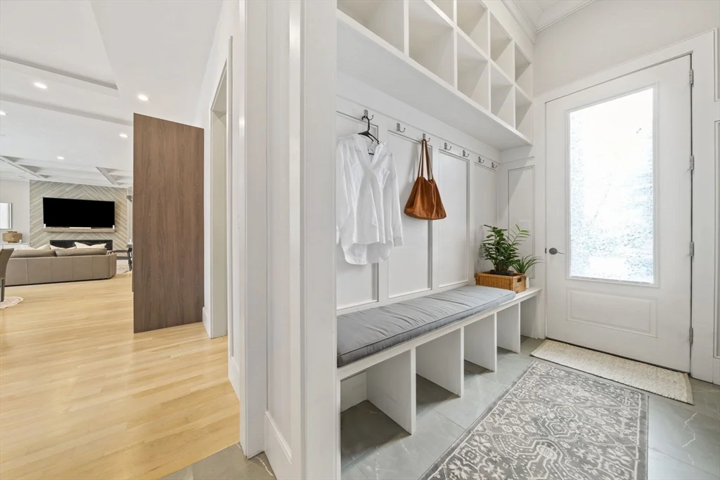 6 bed, 4+ bath apartment for rent at 28 Boulder Rd, Newton Center — photo 32 of 42