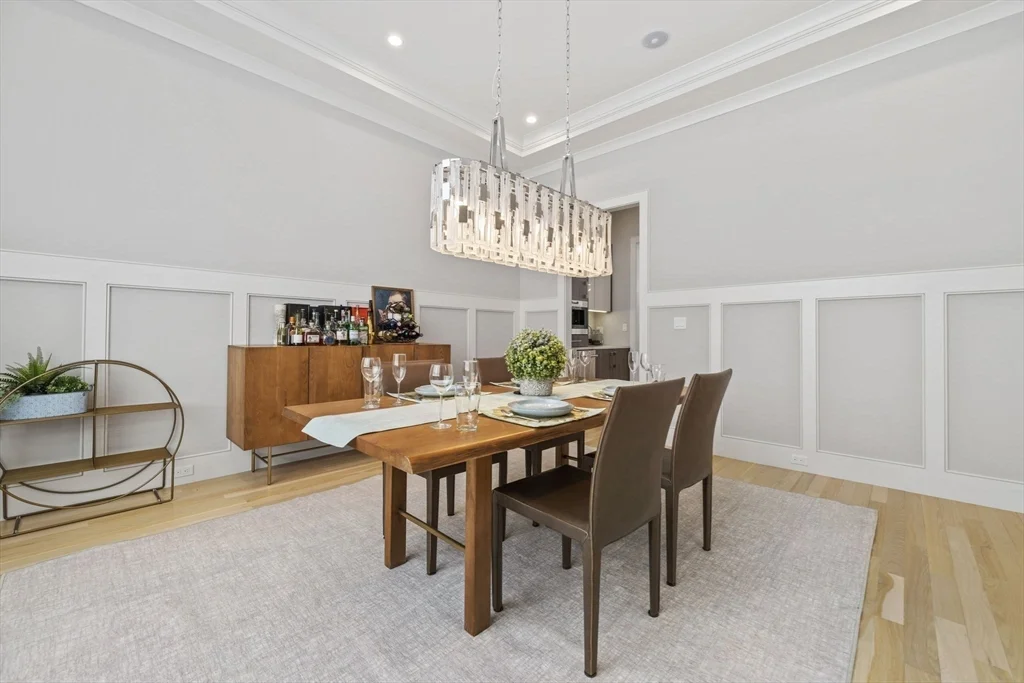 6 bed, 4+ bath apartment for rent at 28 Boulder Rd, Newton Center — photo 12 of 42