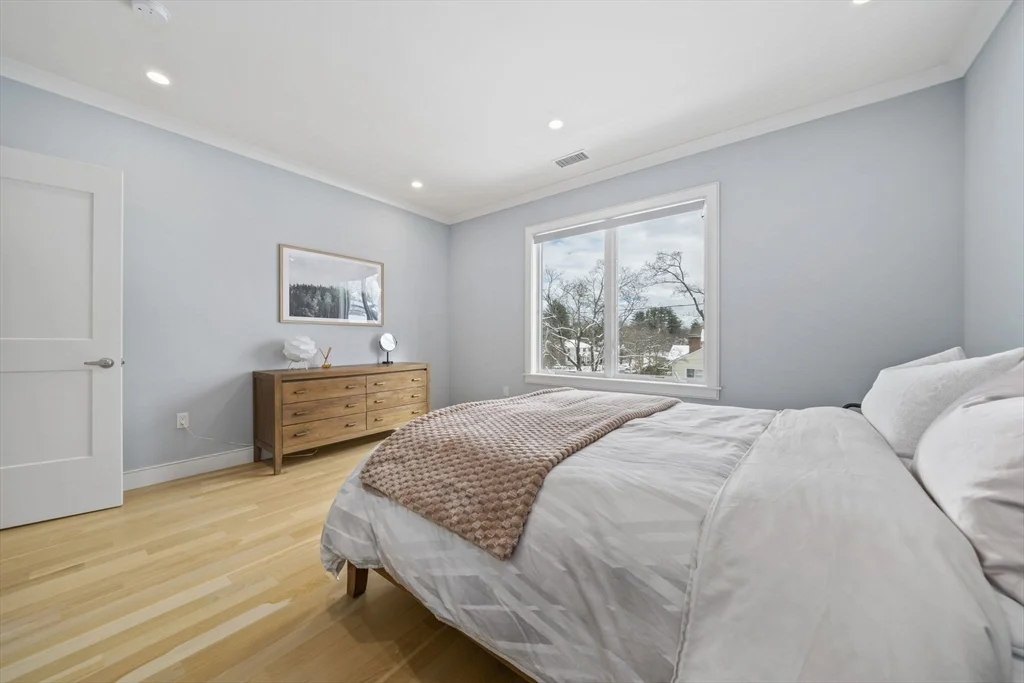 6 bed, 4+ bath apartment for rent at 28 Boulder Rd, Newton Center — photo 22 of 42