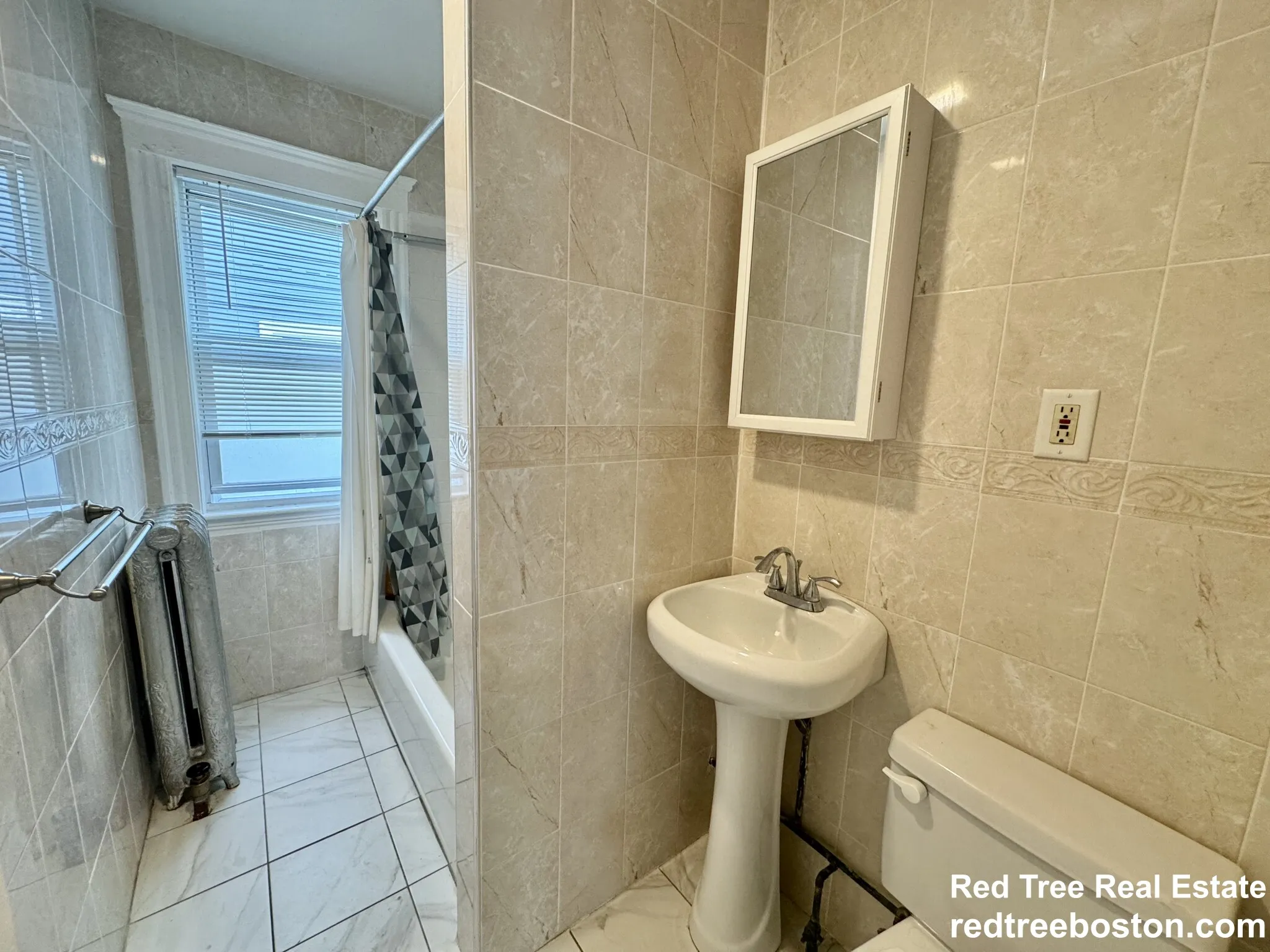 3 bed, 2 bath apartment for rent at 28 Boulevard Ter Unit 1, Brighton — photo 8 of 16