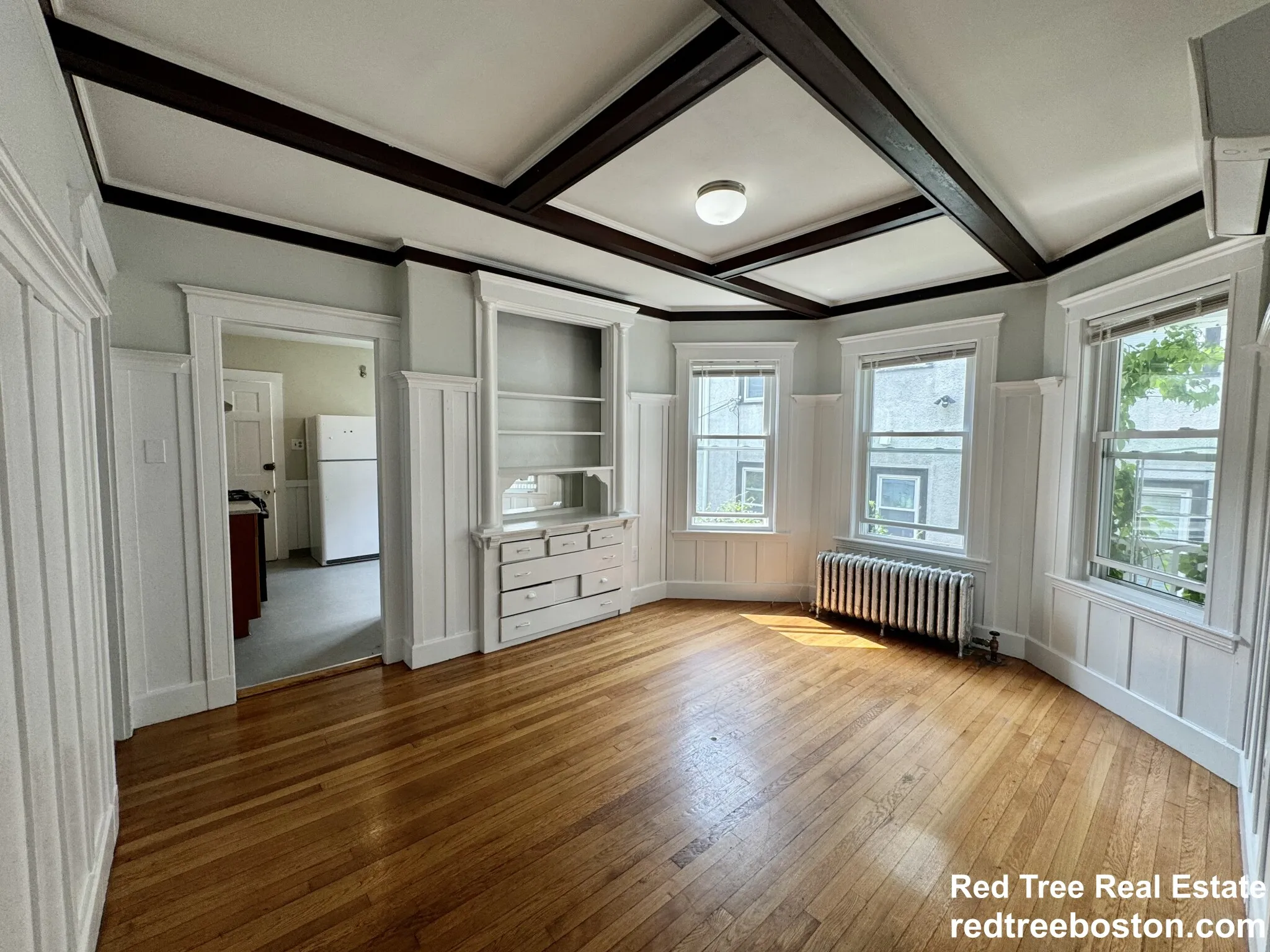 3 bed, 2 bath apartment for rent at 28 Boulevard Ter Unit 1, Brighton — photo 4 of 16