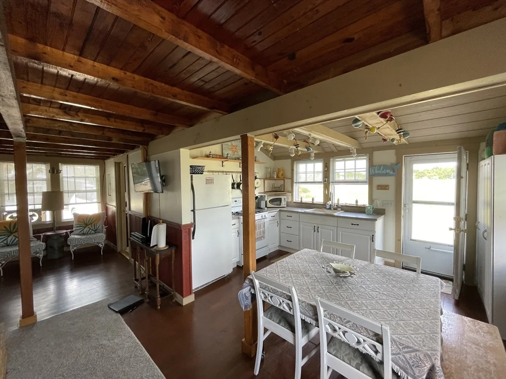 1 bed, 1 bath apartment for rent at 28 Brighton St, Green Harbor — photo 12 of 22