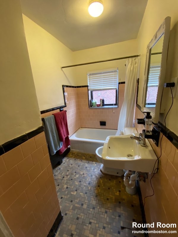1 bed, 1 bath apartment for rent at 28 Brock St Unit 3, Oak Square — photo 12 of 12