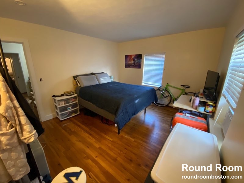 1 bed, 1 bath apartment for rent at 28 Brock St Unit 3, Oak Square — photo 7 of 12