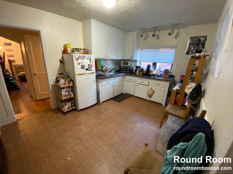 1 bed, 1 bath apartment for rent at 28 Brock St Unit 3, Oak Square — photo 1 of 12