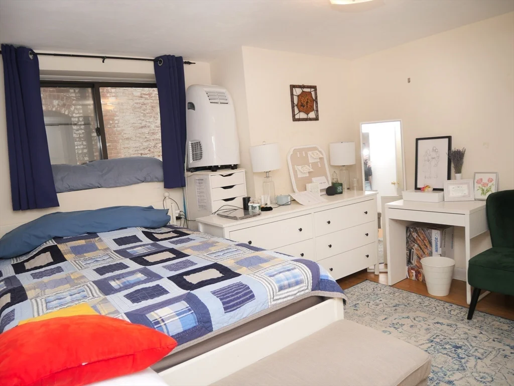 1 bed, 1 bath apartment for rent at 28 Browne Unit 1, Coolidge Corner — photo 6 of 7