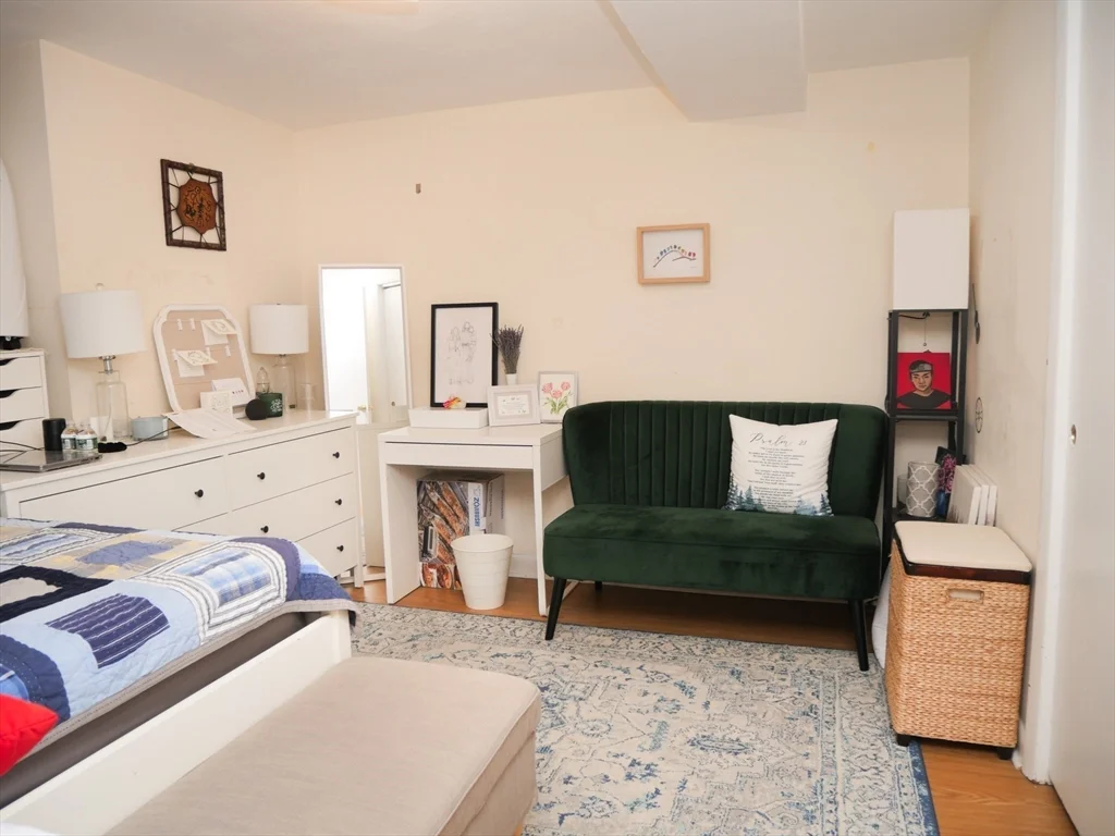 1 bed, 1 bath apartment for rent at 28 Browne Unit 1, Coolidge Corner — photo 5 of 7
