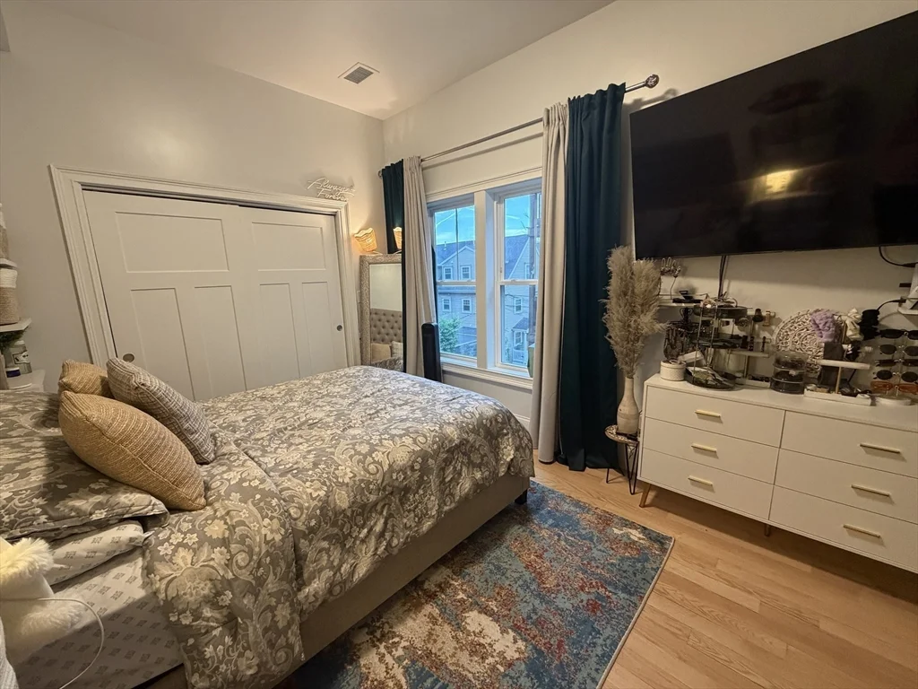 3 bed, 2 bath apartment for rent at 28 Browning Ave Unit 2, Dorchester — photo 10 of 21