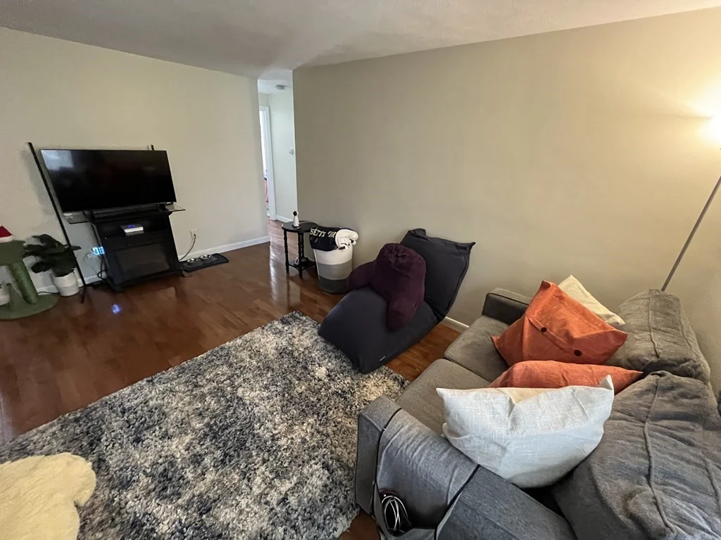2 bed, 1 bath apartment for rent at 28 Bryon Rd Unit 2, West Roxbury — photo 6 of 10