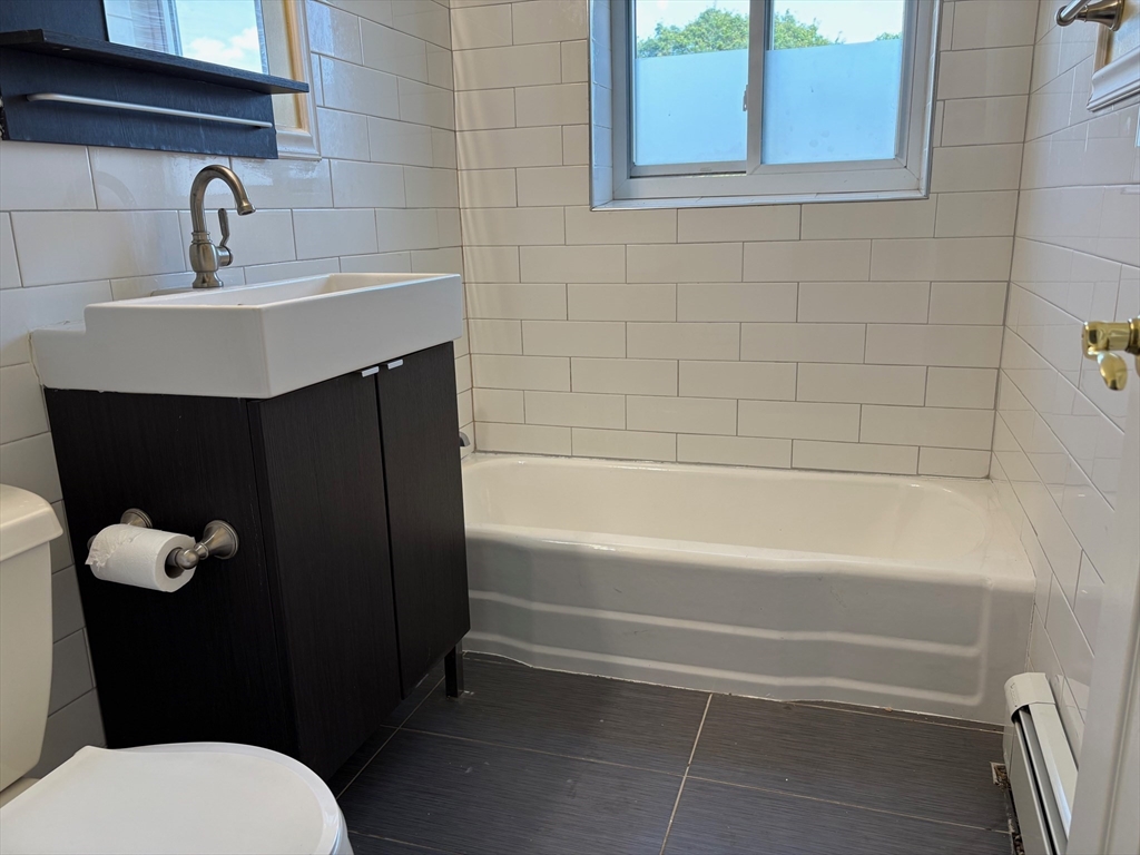 2 bed, 1 bath apartment for rent at 28 Bryon Rd Unit 4, Chestnut Hill — photo 13 of 18