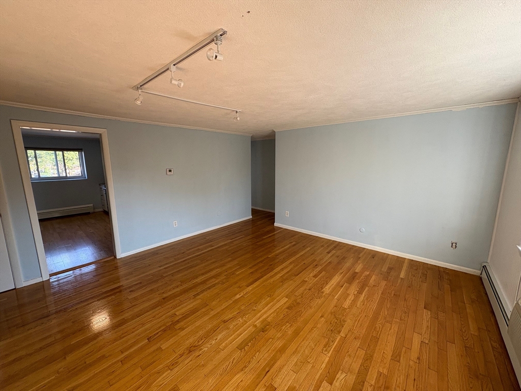 2 bed, 1 bath apartment for rent at 28 Bryon Rd Unit 4, Chestnut Hill — photo 6 of 18