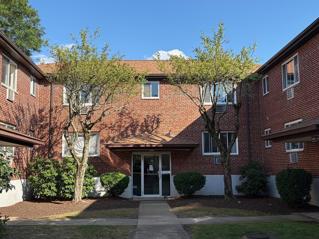 2 bed, 1 bath apartment for rent at 28 Bryon Rd Unit 4, Chestnut Hill — photo 17 of 18