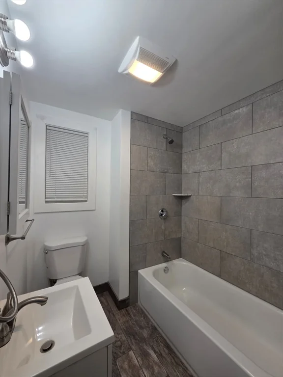 2 bed, 1 bath apartment for rent at 28 Carmel St Unit 2, Chelsea — photo 8 of 11