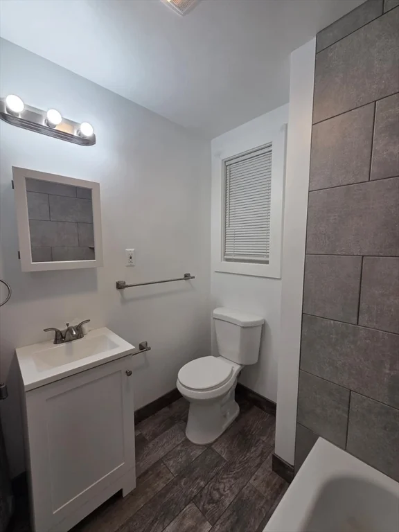 2 bed, 1 bath apartment for rent at 28 Carmel St Unit 2, Chelsea — photo 4 of 11
