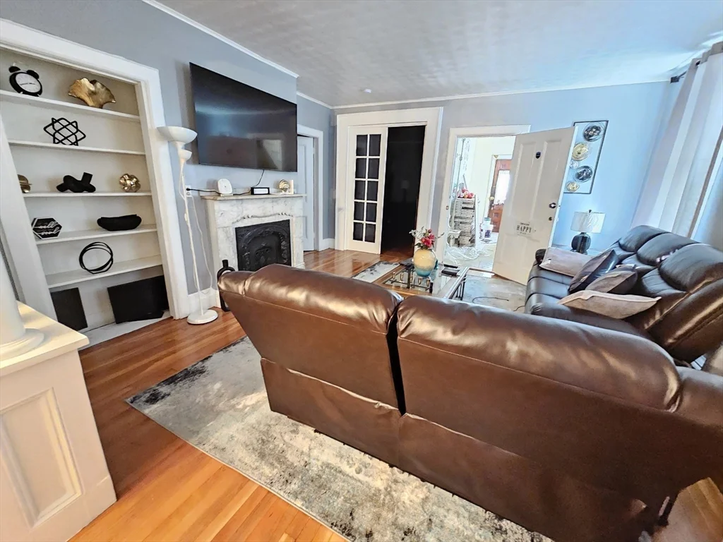 3 bed, 1 bath apartment for rent at 28 Cedar St Unit 1, Taunton — photo 2 of 8