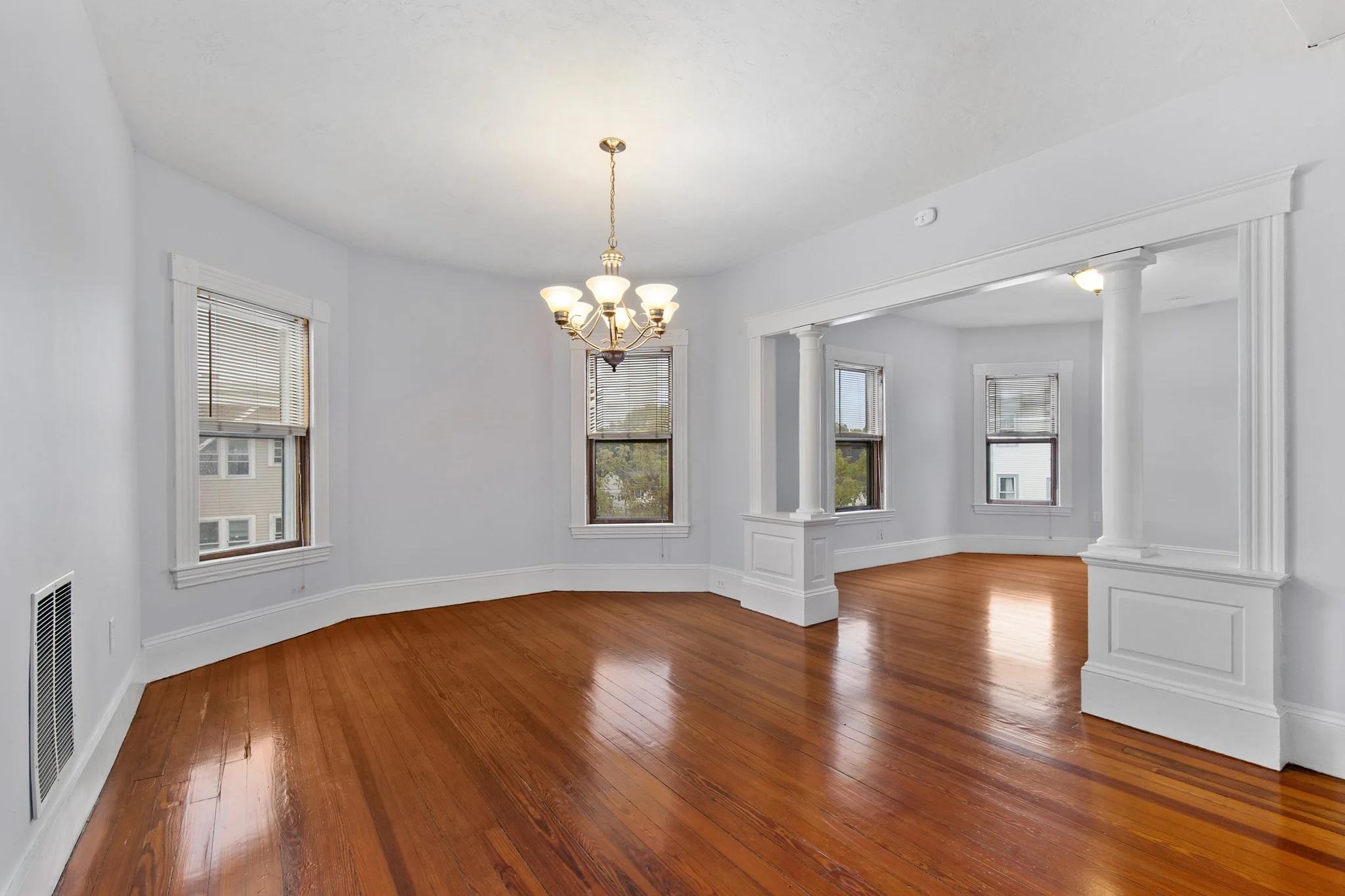 3 bed, 1 bath apartment for rent at 28 Central Sq Unit 3, Brockton — photo 8 of 11
