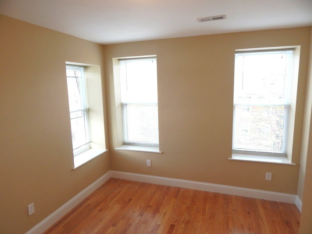 2 bed, 1 bath apartment for rent at 28 Chelsea St Unit 2, East Boston — photo 4 of 16