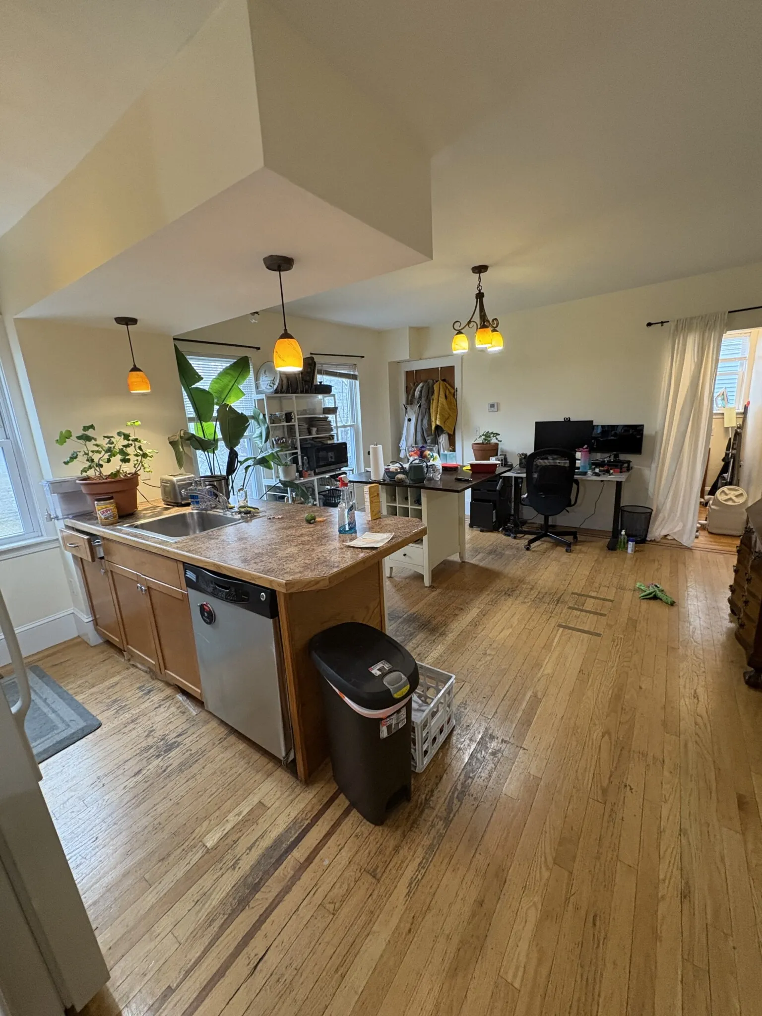 4 bed, 1 bath apartment for rent at 28 Cherry St Unit 1, Spring Hill — photo 1 of 21