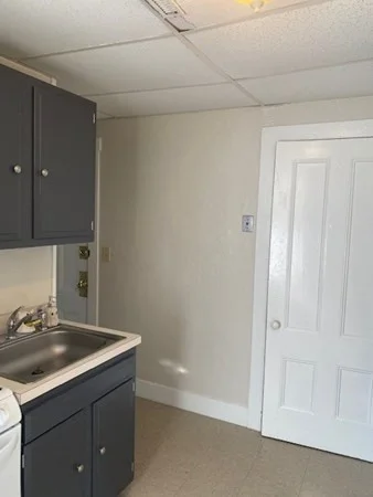 1 bed, 1 bath apartment for rent at 28 Church Ave Unit 2, Franklin — photo 4 of 11