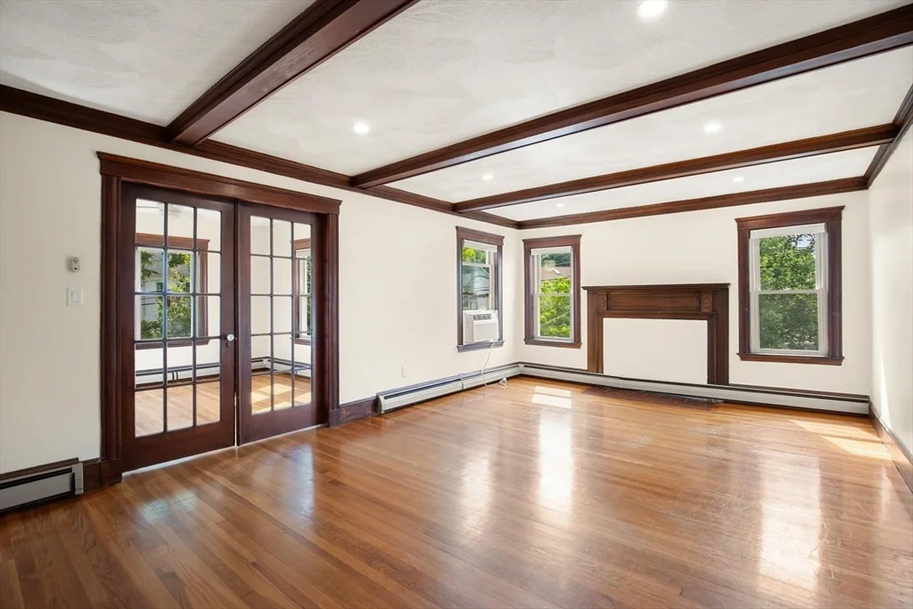 3 bed, 1 bath apartment for rent at 28 Churchhill Ave Unit 2, Arlington — photo 4 of 29