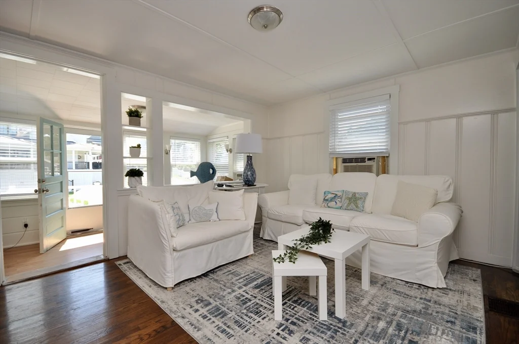 2 bed, 1 bath apartment for rent at 28 Cochituate Rd, Priscilla Beach — photo 5 of 16