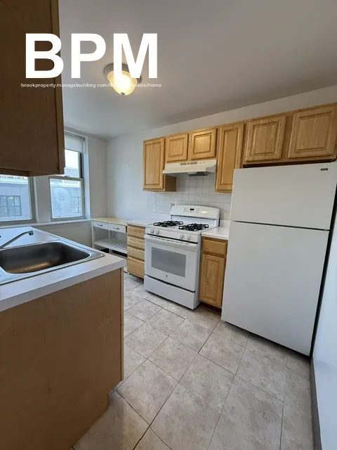 Studio bed, 1 bath apartment for rent at 28 Colborne Rd Unit 20, Brighton — photo 2 of 5