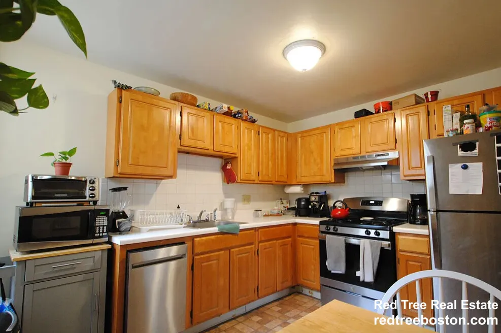 2 bed, 1 bath apartment for rent at 28 Colborne Rd Unit 22, Brighton — photo 4 of 14