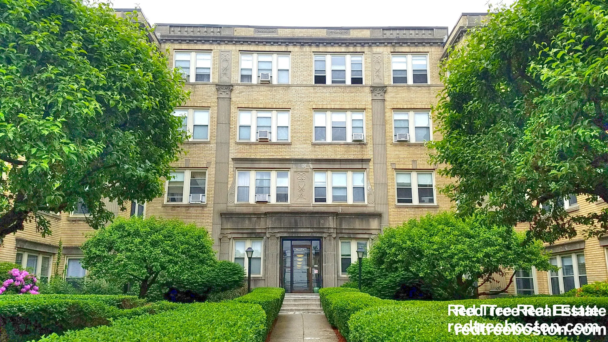 Studio bed, 1 bath apartment for rent at 28 Colborne Rd Unit 8, Brighton — photo 1 of 5