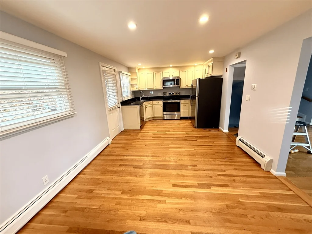 3 bed, 1 bath apartment for rent at 28 College Farm Rd Unit 2, Waltham — photo 9 of 14