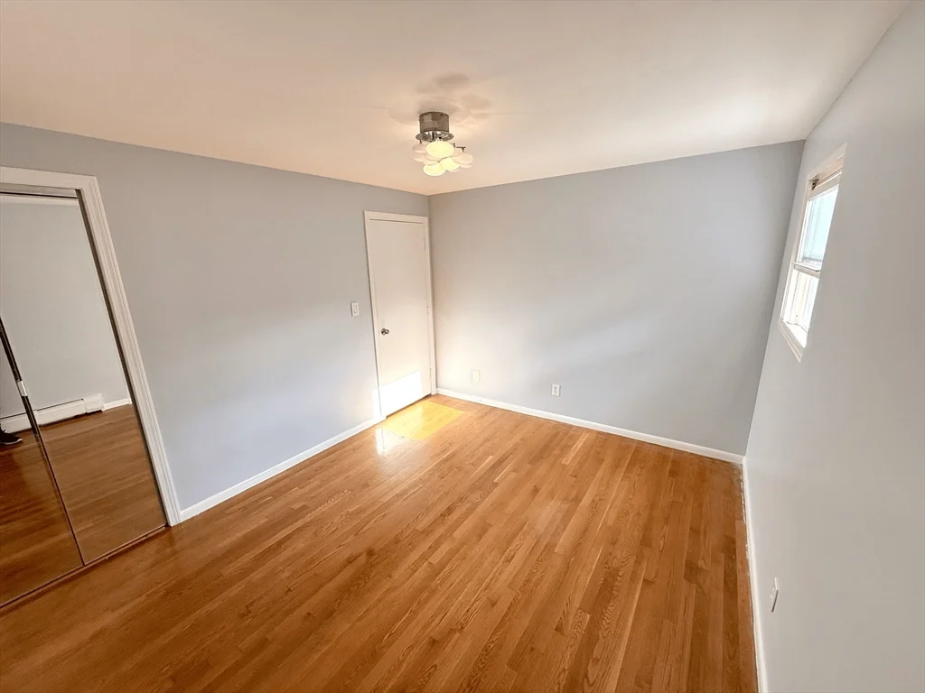 3 bed, 1 bath apartment for rent at 28 College Farm Rd Unit 2, Waltham — photo 5 of 14
