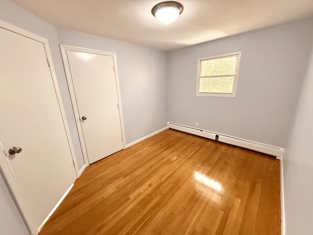 3 bed, 1 bath apartment for rent at 28 College Farm Rd Unit 2, Waltham — photo 4 of 14