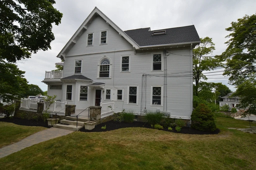1 bed, 1 bath apartment for rent at 28 Columbus Ave Unit 1, Beverly
