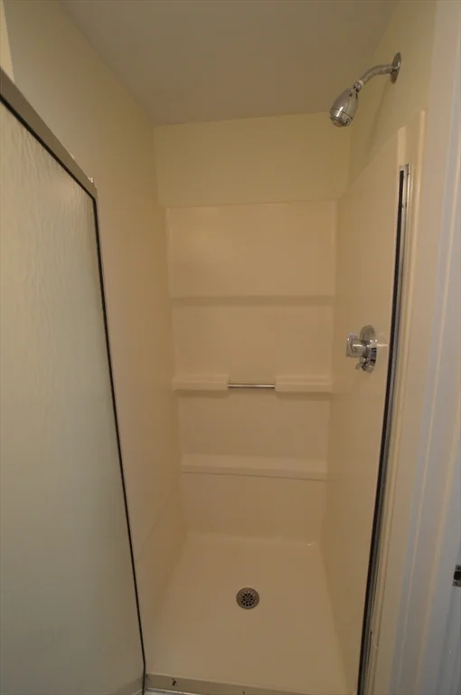 1 bed, 1 bath apartment for rent at 28 Columbus Ave Unit 1, Beverly — photo 6 of 9
