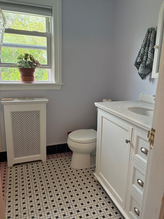 3 bed, 2 bath apartment for rent at 28 Coolidge Rd, Belmont — photo 9 of 15