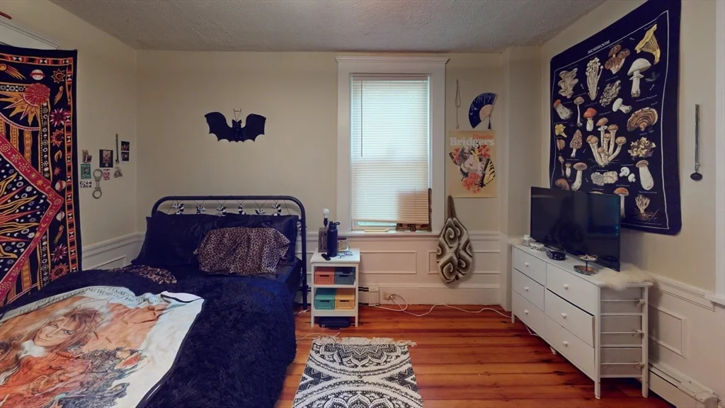 3 bed, 1 bath apartment for rent at 28 Cornwall St Unit 1, Boston — photo 5 of 11