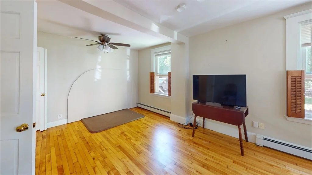 3 bed, 1 bath apartment for rent at 28 Cornwall St Unit 1, Boston — photo 9 of 11