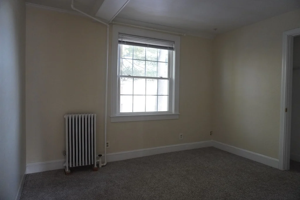4 bed, 1 bath apartment for rent at 28 Court St Unit 13, Mansfield — photo 3 of 25