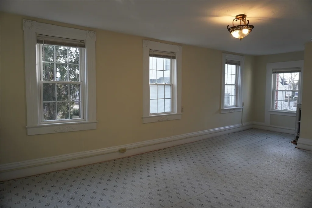 4 bed, 1 bath apartment for rent at 28 Court St Unit 13, Mansfield — photo 14 of 25