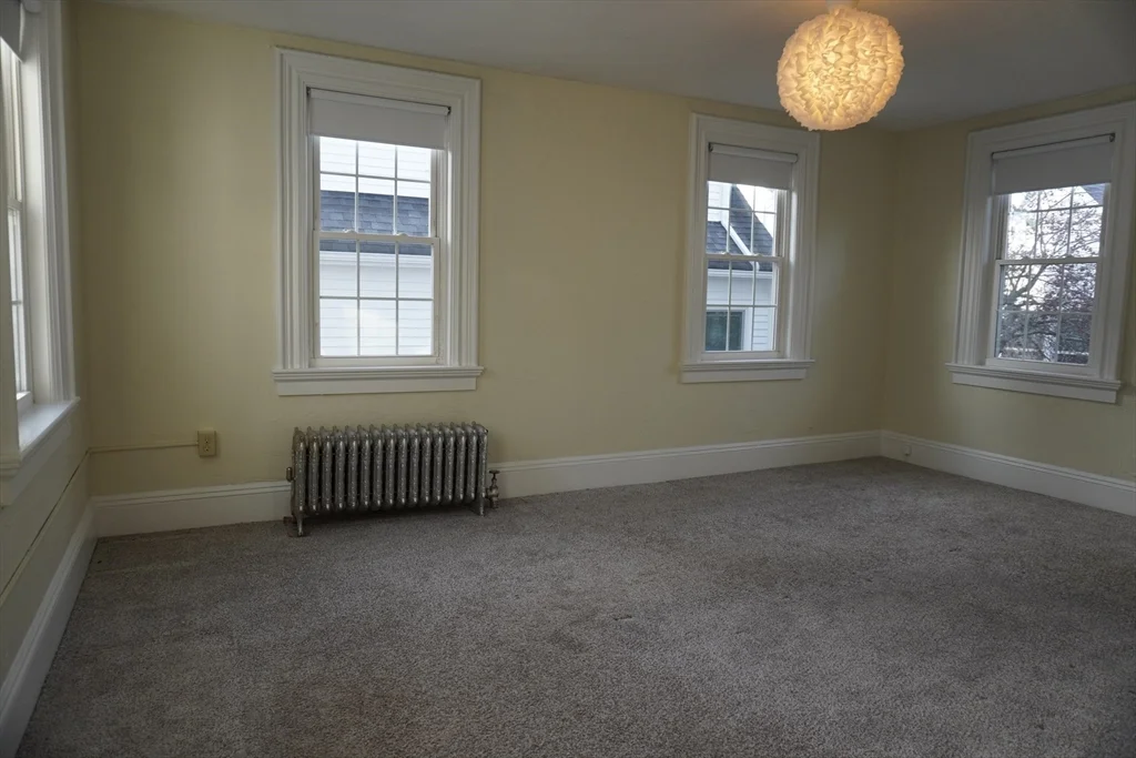 4 bed, 1 bath apartment for rent at 28 Court St Unit 13, Mansfield — photo 5 of 25