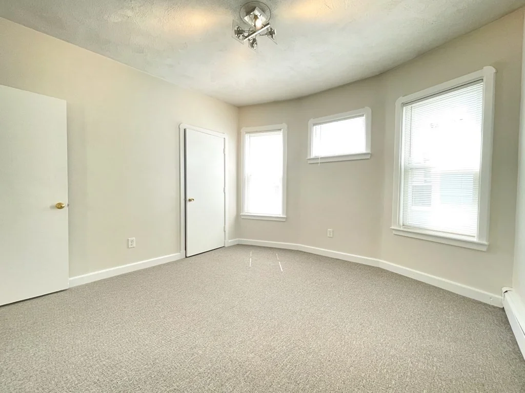3 bed, 1 bath apartment for rent at 28 Crescent Ave Unit 2, Dorchester — photo 10 of 13