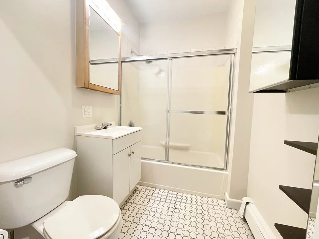 3 bed, 1 bath apartment for rent at 28 Crescent Ave Unit 2, Dorchester — photo 11 of 13