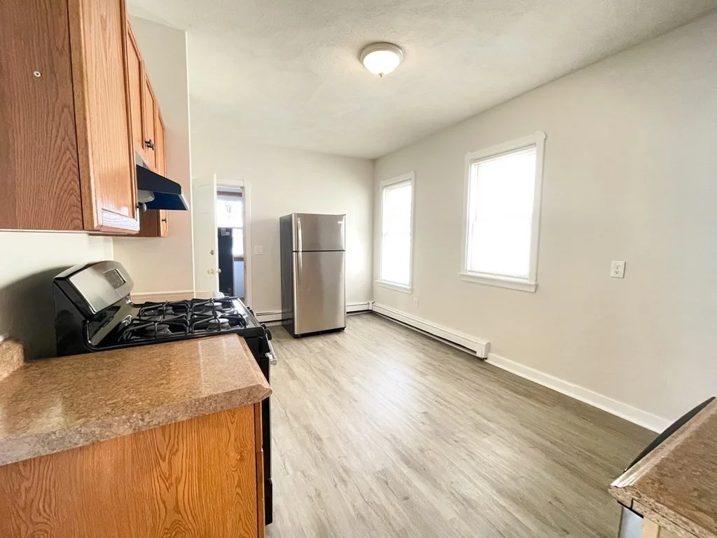 3 bed, 1 bath apartment for rent at 28 Crescent Ave Unit 2, Dorchester — photo 2 of 13