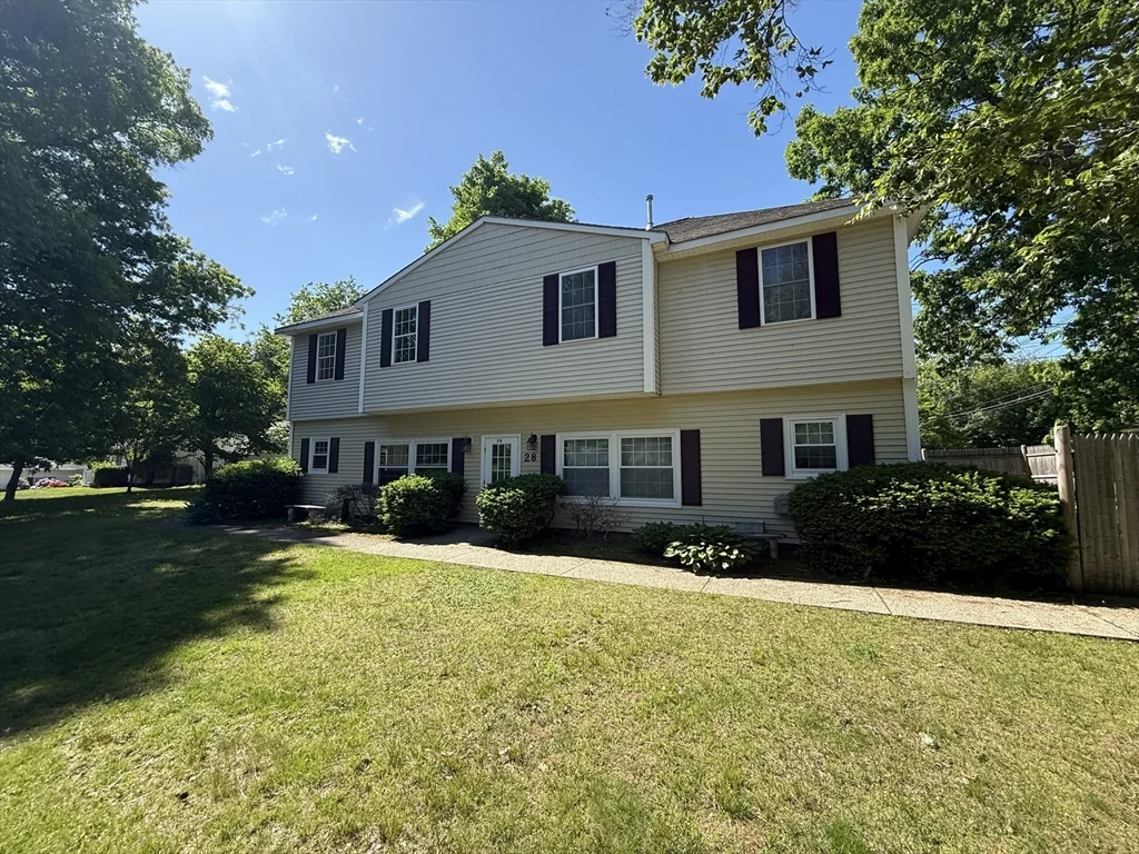 3 bed, 1 bath apartment for rent at 28 Crestview Dr Unit LHS, Westborough