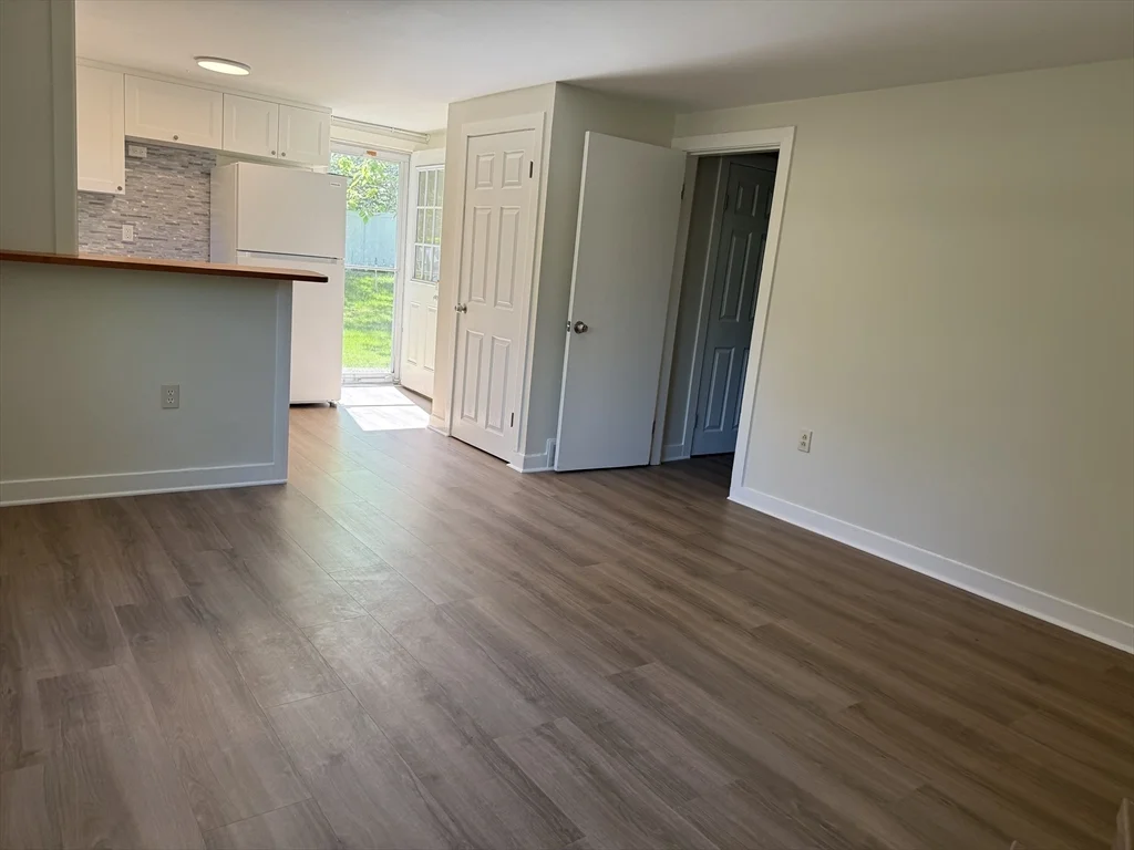3 bed, 1 bath apartment for rent at 28 Crestview Dr Unit LHS, Westborough — photo 9 of 24