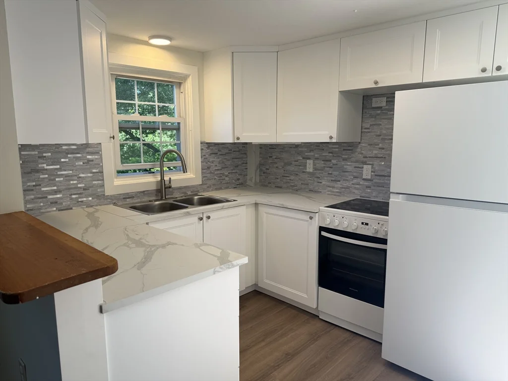 3 bed, 1 bath apartment for rent at 28 Crestview Dr Unit LHS, Westborough — photo 6 of 24