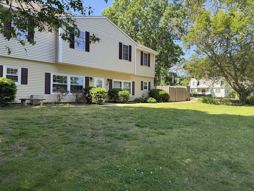 3 bed, 1 bath apartment for rent at 28 Crestview Dr Unit LHS, Westborough — photo 3 of 24