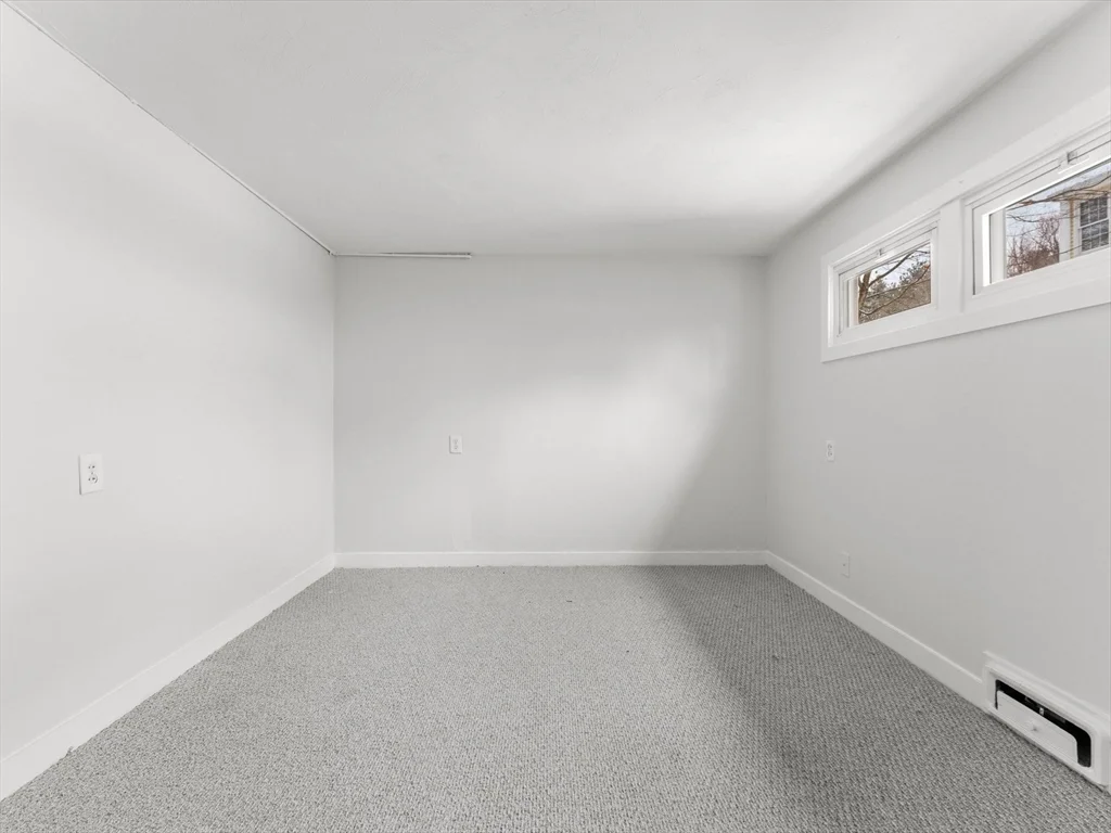 3 bed, 1 bath apartment for rent at 28 Crestview Dr Unit RHS, Westborough — photo 11 of 34